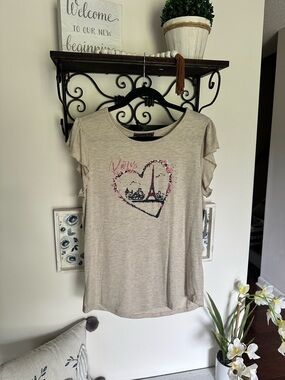 NWT Paris Heart Graphic Short Sleeve Tee Glitter Rhinestone Eiffel Tower